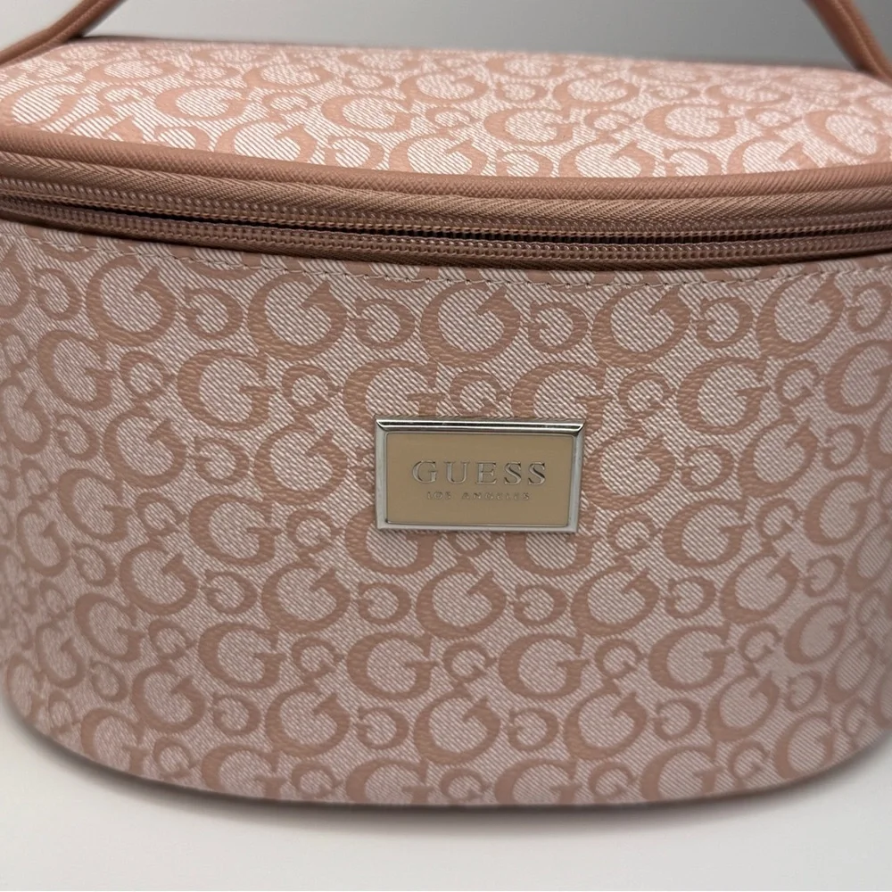 New Guess Pink Large Cosmetic Bag Vanity Case Pouch Travel Bag - Picture 7 of 9